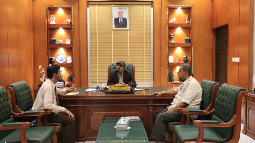 محافظ حضرموت الأستاذ مبخوت مبارك بن ماضي يطلع على نشاط مكتب الجمارك وجمرك الشحر