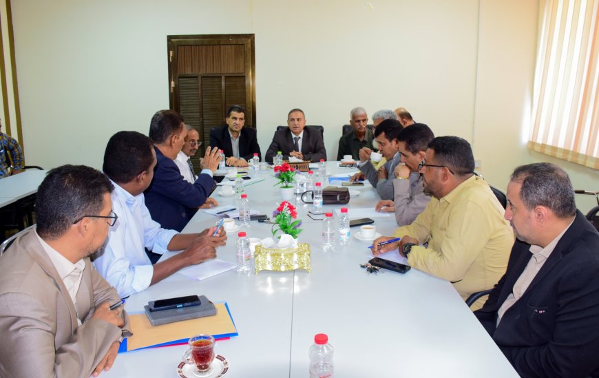 رئيس جامعة عدن يلتقي عمداء الكليات الموقعة على اتفاقيات الاعتماد الأكاديمي لمتابعة تنفيذ معايير الجودة