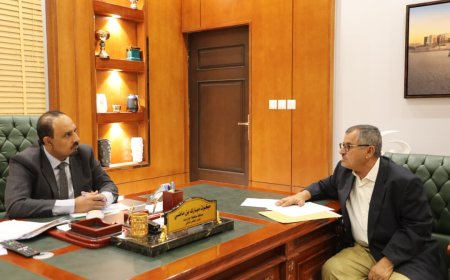 محافظ حضرموت الأستاذ مبخوت بن ماضي يبحث مع مدير صندوق الرعاية الاجتماعية مستوى الإنجاز لعام 2024 وخطط 2025