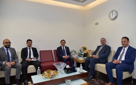 السفير بحاح يزور المنظمة العربية للعلوم الإدارية بالقاهرة 