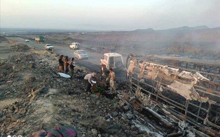 تسجيل فيديو لأحد الركاب قبل احتراق حافلة صقر الحجاز في العرقوب بأبين.. شاهد