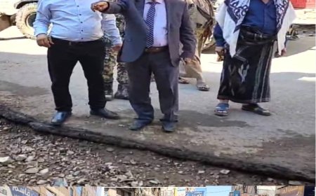 مدير عام "القاهرة" يتفقد أعمال السفلته الجارية في شارع التحرير الأسفل بتعز