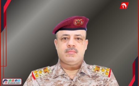 قائد اللواء 39 مدرع يعزي رئيس  عمليات اللواء الرابع حماية رئاسية بوفاة والدته