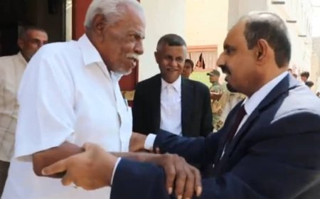 محافظ حضرموت الاستاذ مبخوت بن ماضي  يزور "العميد الركن أحمد الكلالي" أول حضرمي تخرج من الكلية الحربية بمصر