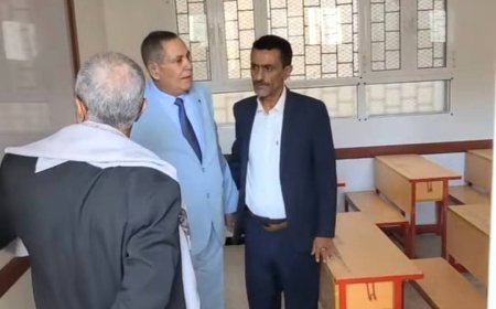 تعز..الصنوي والمشمر يتفقدان مشروع مدرسة 22 مايو بعصيفرة ويشيدان بجهود إنجازه.