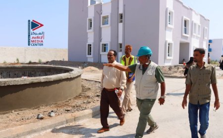الزهري يطلع على سير العمل في مشروع مدينة الشيخ محمد بن زايد الطبية بخورمكسر