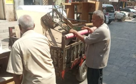 مكتب الأشغال العامة بصيرة ينفذ حملة لتنظيم الأسواق وإزالة العشوائيات بعدن