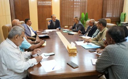 وزير الصحة يترأس اجتماعاً موسعاً للجنة الموازنة العامة للوزارة