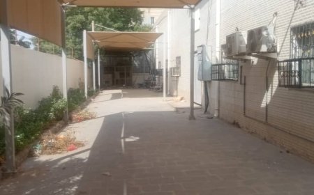 عدن.. مستوصف حي عبدالقوي بالشيخ عثمان يغلق أبوابه... بين أزمة الرواتب وصمت مكتب الصحة