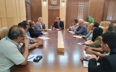 وزير الصحة يبحث مع ممثل اليونيسيف التحضيرات لقمة المانحين والوضع التغذوي في اليمن