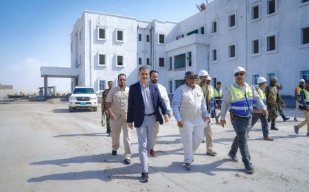 وزير الدولة محافظ عدن يطلع على سير العمل في مشروع مدينة الشيخ محمد بن زايد الطبية
