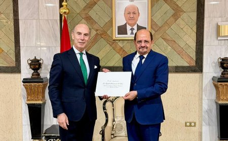 وزير الخارجية يتسلم نسخة من أوراق اعتماد السفير الاسباني