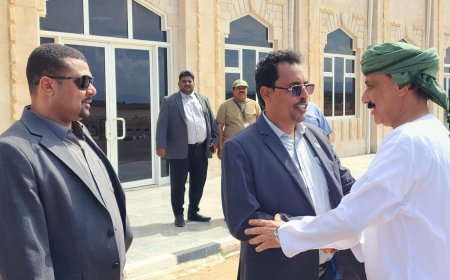 رئيس انتقالي سقطرى يستقبل قائد القوات الخاصة اللواء فضل باعش في مطار سقطرى الدولي