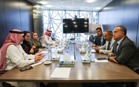 جامعة عدن تبحث مع البرنامج السعودي لتنمية وإعمار اليمن فرص تمويل مشاريع تطويرية وتعزيز الشراكة الأكاديمية