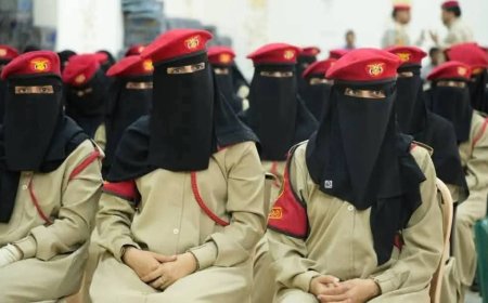 قائد فرع الشرطة العسكرية بمأرب يعقد اجتماعاً مع كوادر الشرطة النسائية بالفرع