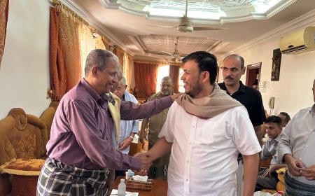 عدن: عضو مجلس القيادة الرئاسي، الدكتور عبدالله العليمي يزور منتدى باصره الثقافي