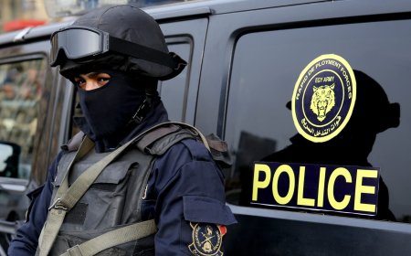 مصر  :  والد يقتل ابنته أمام المارة في الشارع  لسبب غريب.. تفاصيل