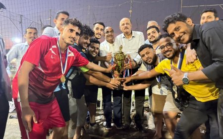 اليوبيل الذهبي لكلية الطب عدن يشهد فوز السنة السادسة ببطولة كرة القدم الخماسية 