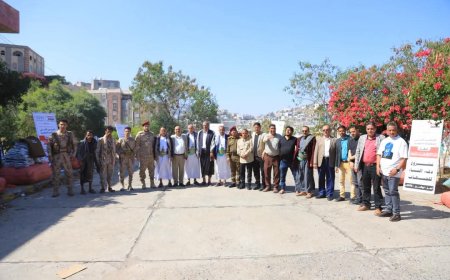 تعز.مؤسسة الشيخ حمود سعيد المخلافي تنفّذ مشروع "دفء الشتاء للجبهات" فيها 