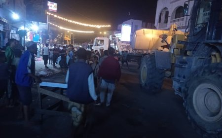 بإشراف مباشر من مدير عام المديرية عواس الزهري.. حملة إزالة شاملة في شارع الثقافة بخورمكسر