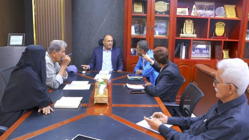 نائب وزير الصناعة والتجارة يترأس اجتماعاً لمناقشة ضبط إيقاع الأسعار واستقرار الأسواق