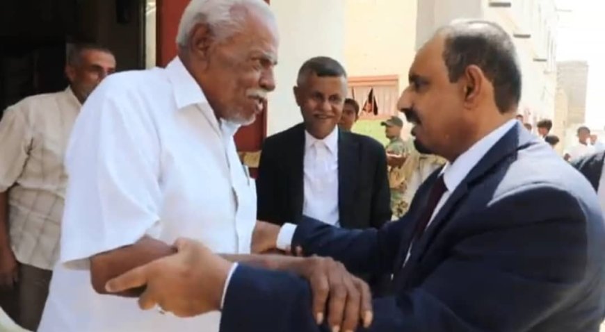 محافظ حضرموت الاستاذ مبخوت بن ماضي  يزور "العميد الركن أحمد الكلالي" أول حضرمي تخرج من الكلية الحربية بمصر