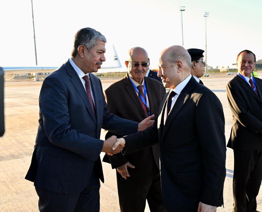 رئيس مجلس القيادة يختتم زيارته إلى القاهرة بعد مشاركته في افتتاح المتحف المصري الكبير