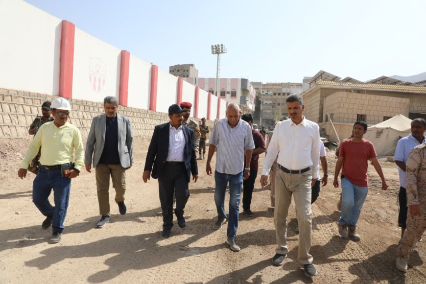 محافظ حضرموت الأستاذ مبخوت بن ماضي يوجّه بإزالة العوائق العشوائية خلف مشفى حضرموت وسرعة إنجاز سفلتة الشارع المحاذي لسور منشأة نادي الشعب