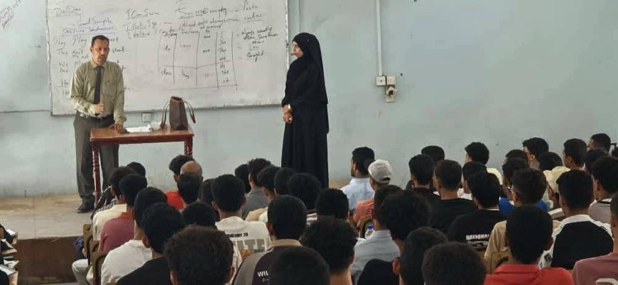 انطلاقة جديدة لكلية العلوم الإدارية بجامعة عدن باستقبال طلابها المستجدين