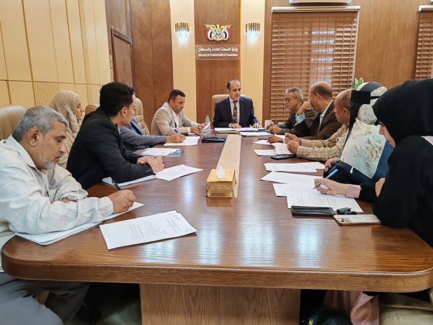 وزير الصحة يترأس اجتماعاً اللجنة الإشرافية للملتقى العلمي الثاني لمكافحة مقاومة مضادات الميكروبات