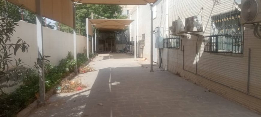 عدن.. مستوصف حي عبدالقوي بالشيخ عثمان يغلق أبوابه... بين أزمة الرواتب وصمت مكتب الصحة