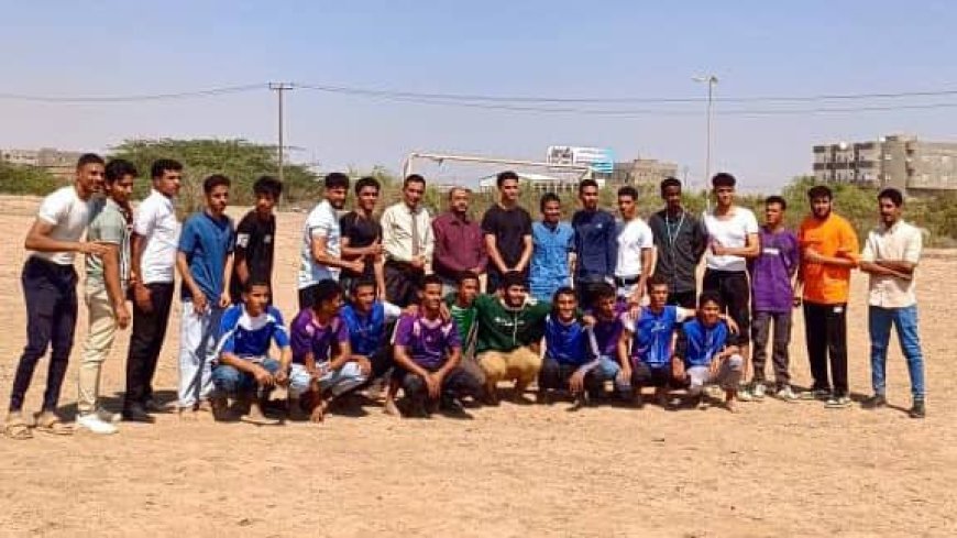 كلية الحقوق بجامعة عدن تدشن أنشطتها الطلابية للعام الجامعي الجديد بمباراة كروية