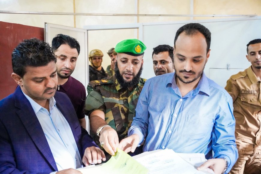 مدير عام مديرية الشيخ عثمان يثمن جهود وحدة التدخل في حماية الأراضي بعدن