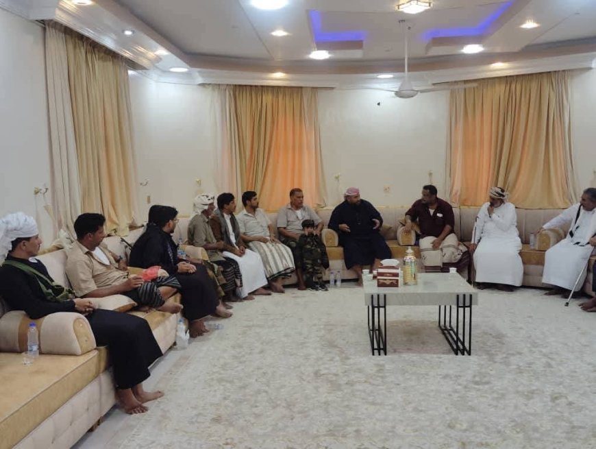 المهرة : قائد قوات درع الوطن يزور منطقة نشطون الساحلية