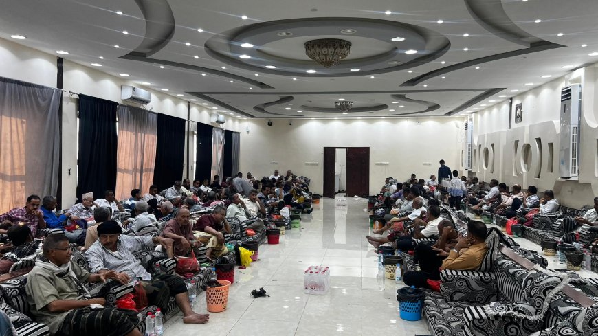 آل الرقيبي بعدن يستقبلون التعازي في وفاة أخيهم عبدالعزيز الرقيبي (رحمه الله تعالى)