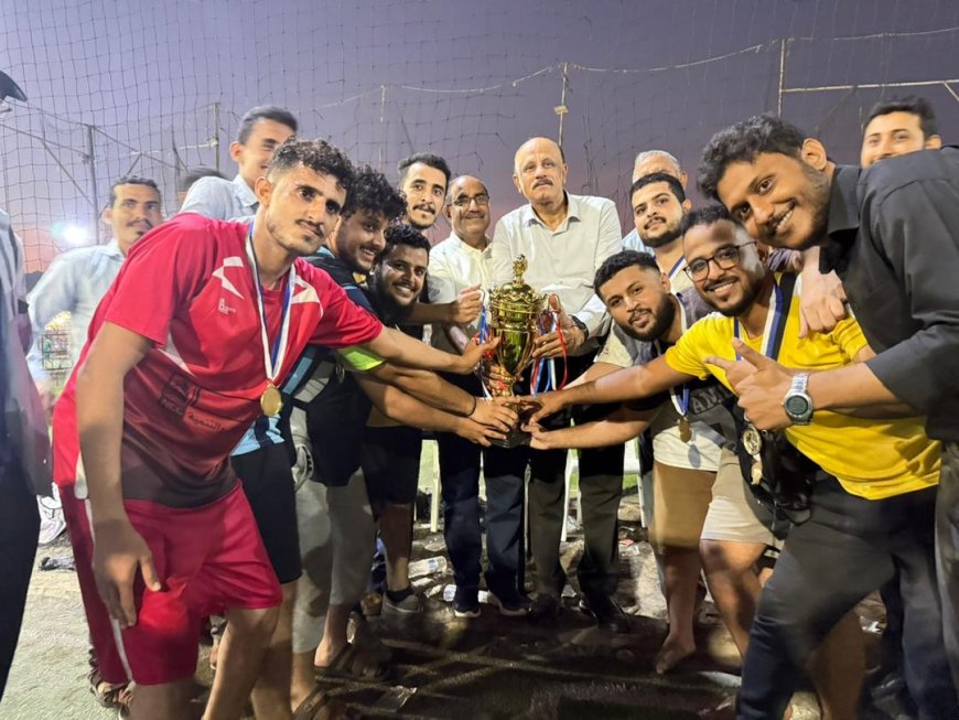 اليوبيل الذهبي لكلية الطب عدن يشهد فوز السنة السادسة ببطولة كرة القدم الخماسية 