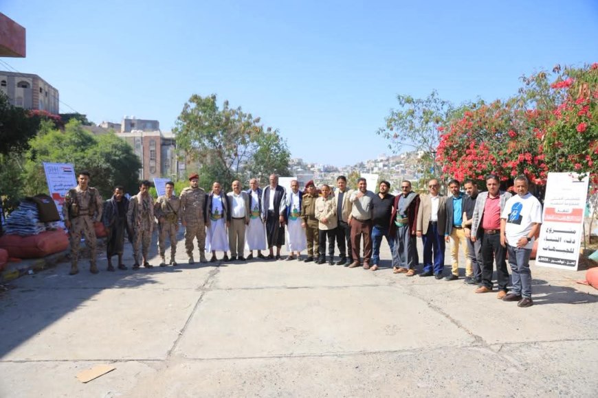 تعز.مؤسسة الشيخ حمود سعيد المخلافي تنفّذ مشروع "دفء الشتاء للجبهات" فيها 