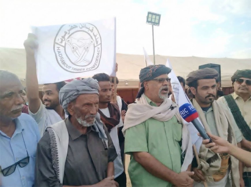 أمين عام الحلف المقدم عمر باشقار يدعو المسلحين لوقف دعم التمرد في الهضبة