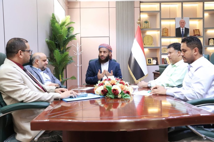 وزير الأوقاف والإرشاد يترأس اجتماع لجنة المناقصات والمزايدات ويشدد على منهجية الشفافية