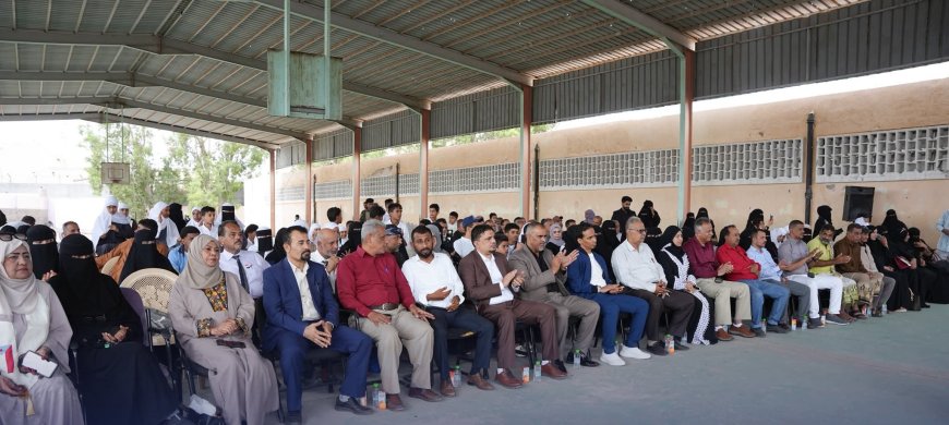 برعاية المجلس الانتقالي وبحضور السقاف.. مدرسة أوسان بالمعلا تحتفي بالذكرى الـ58 لعيد الاستقلال  بمهرجان فني  