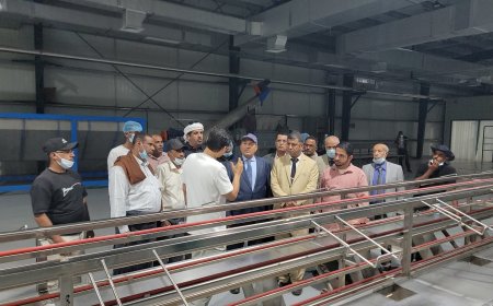 وفد برئاسة نائب وزير الصناعة ينفذ زيارة ميدانية إلى سقطرى لتعزيز الأداء المؤسسي وتطوير البنية التنظيمية للقطاعين الصناعي والتجاري