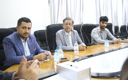 لقاء بتربية ساحل حضرموت يبحث أوجه التعاون المشترك مع مؤسسة الطبيب الزائر
