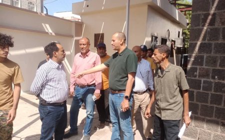 باخبيرة وعواس ينفذان نزولًا ميدانيًا لمعالجة مشكلة طفح مياه الصرف الصحي في القرية الروسية بخورمكسر