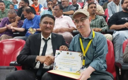 تكريم إحدى كوادر التعليم الفني عدن في المجال الرياضي