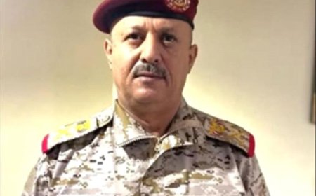 قائد المنطقة العسكرية الاولى يصل الى منزله في عدن  بعد مغادرته حضرموت