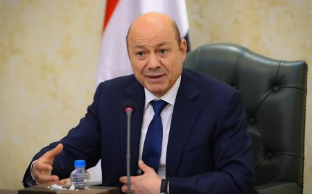 العليمي محذراً : الصراعات الجانبية تخدم المشروع الإيراني