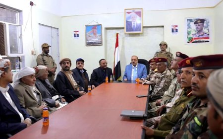 رئيس مجلس النواب يزور اللواء 35 مدرع ومديريتي المواسط والشمايتين بتعز