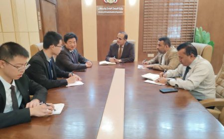 وزير الصحة يبحث مع السفير الصيني تعزيز التعاون في المجال الصحي