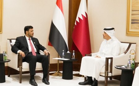 عضو مجلس القيادة عبدالله العليمي يلتقي رئيس مجلس الوزراء وزير الخارجية القطري