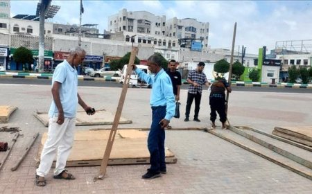 بدأ نصب خيام الاعتصام في ساحة العروض بخور مكسر